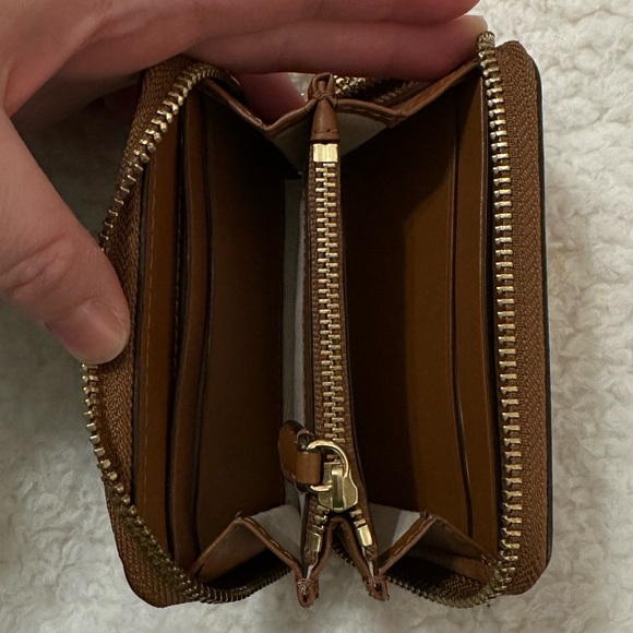 Ralph Lauren Tan Leather Wallet with Gold Logo - Picture 4 of 6